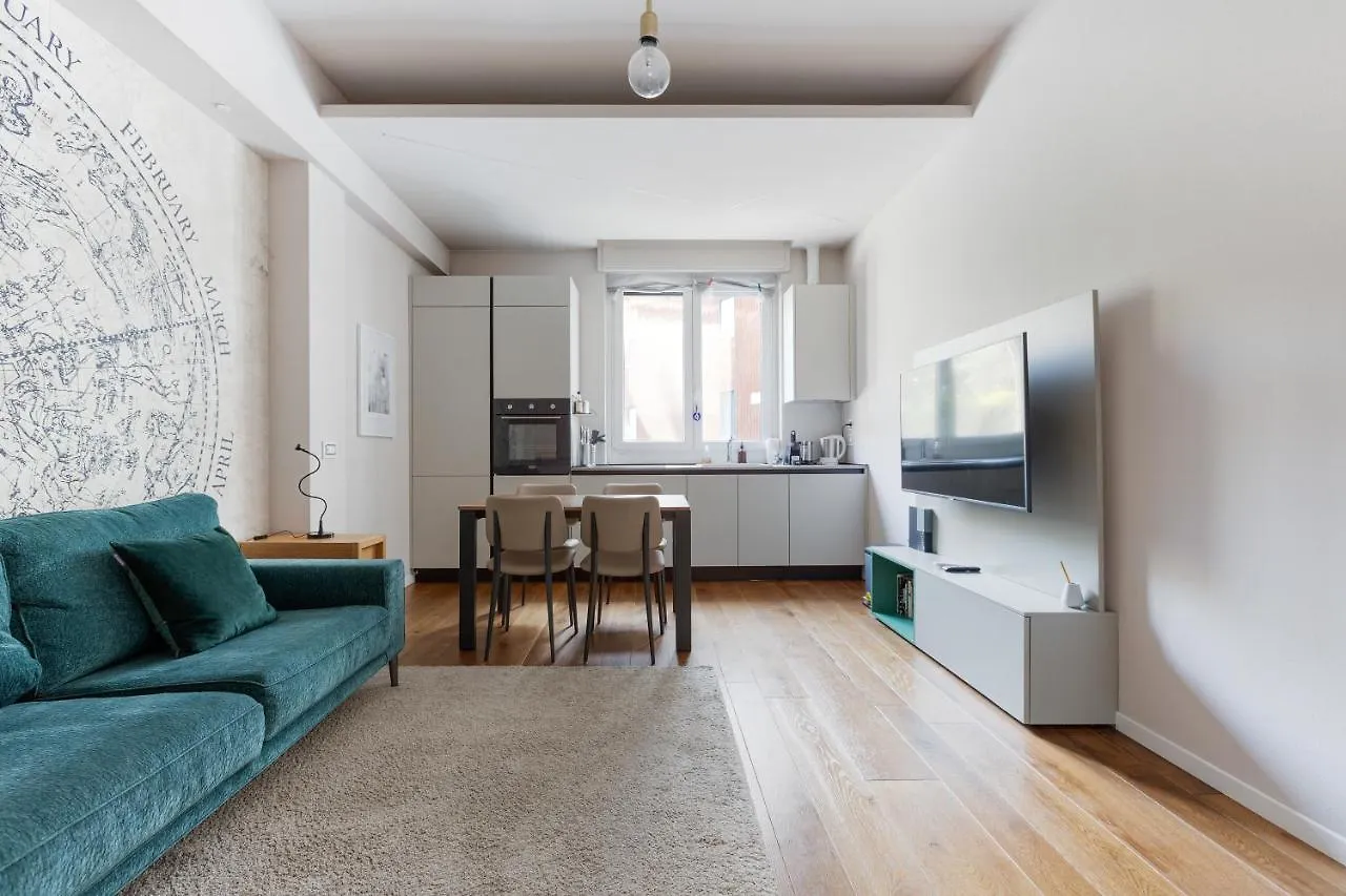 Bullona Bright & Design Apt - M5 Gerusalemme Milan Apartment