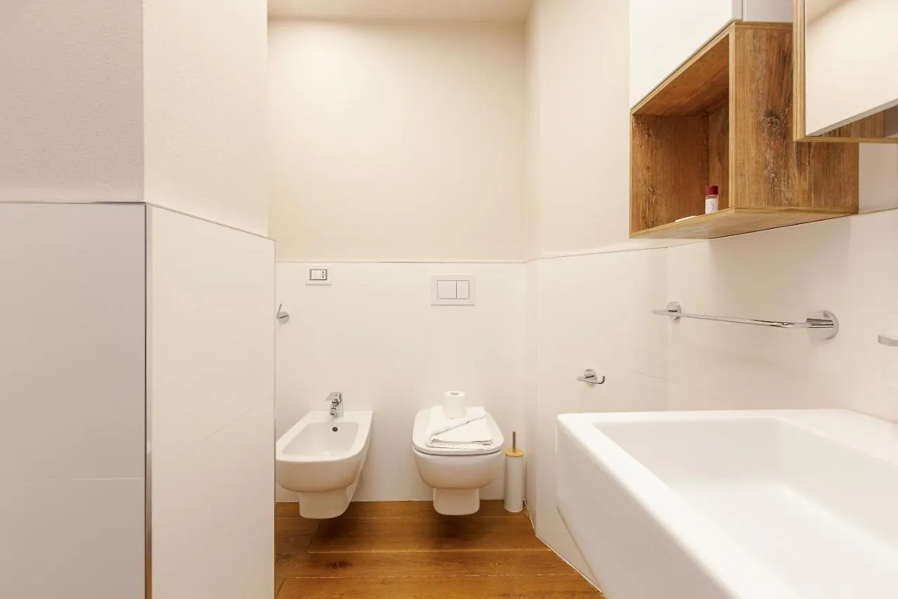 Bullona Bright & Design Apt - M5 Gerusalemme Milan 0*,  Italy