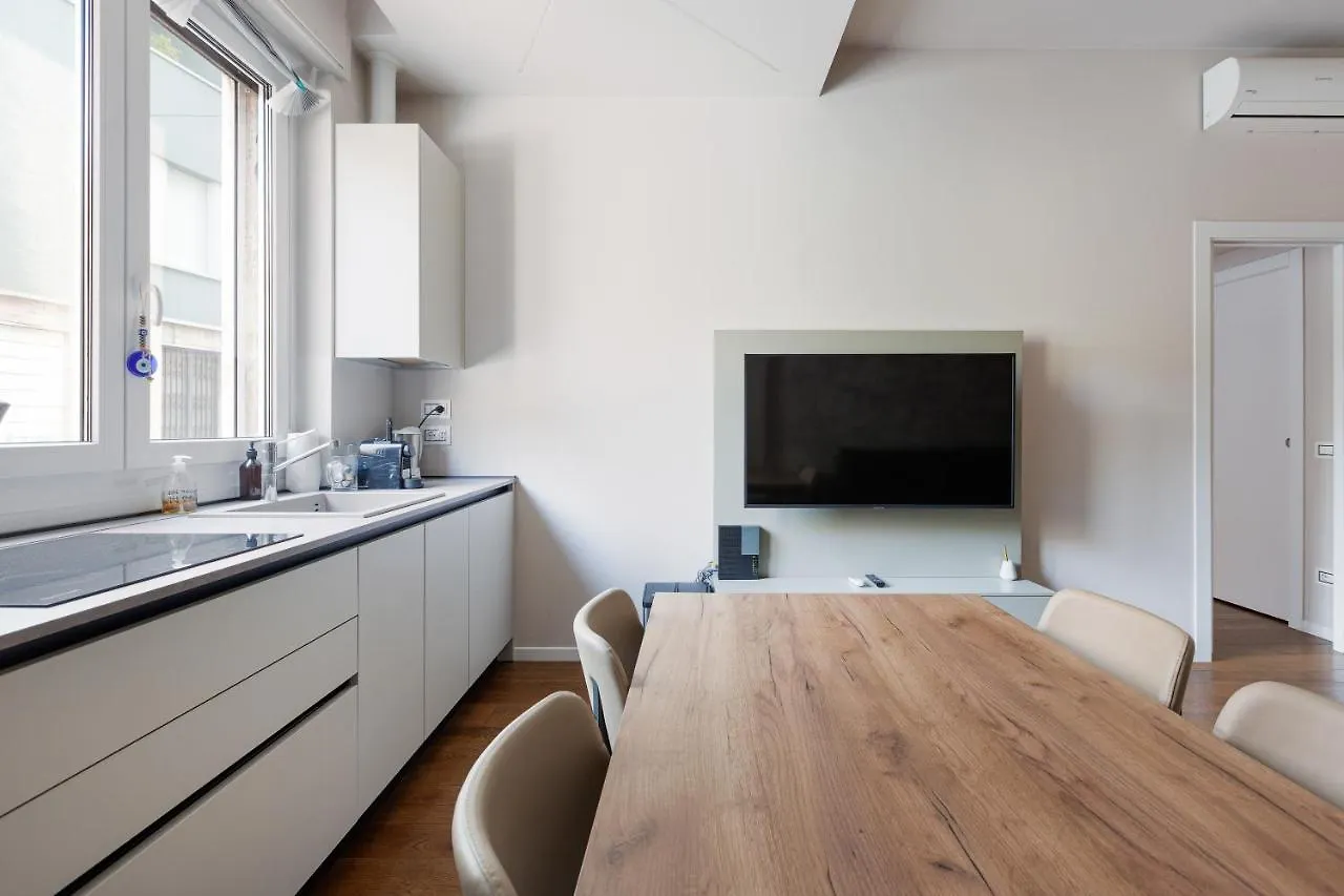Bullona Bright & Design Apt - M5 Gerusalemme Milan 0*,